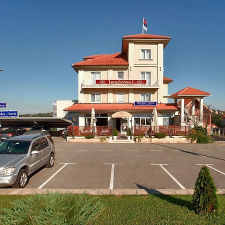 Hotel Knezevina Vranić Exteriör bild