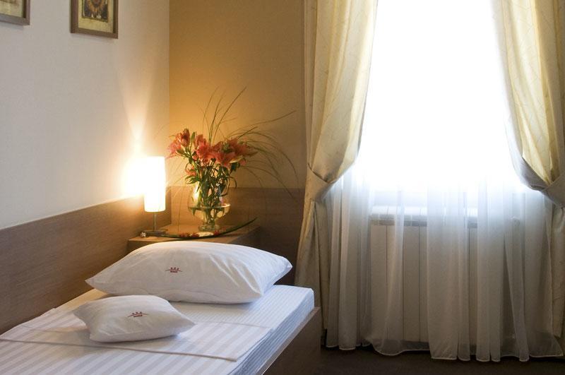 Hotel Knezevina Vranić Exteriör bild