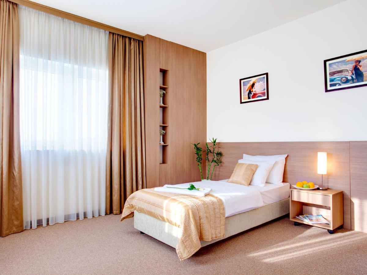 Hotel Knezevina Vranić Rum bild